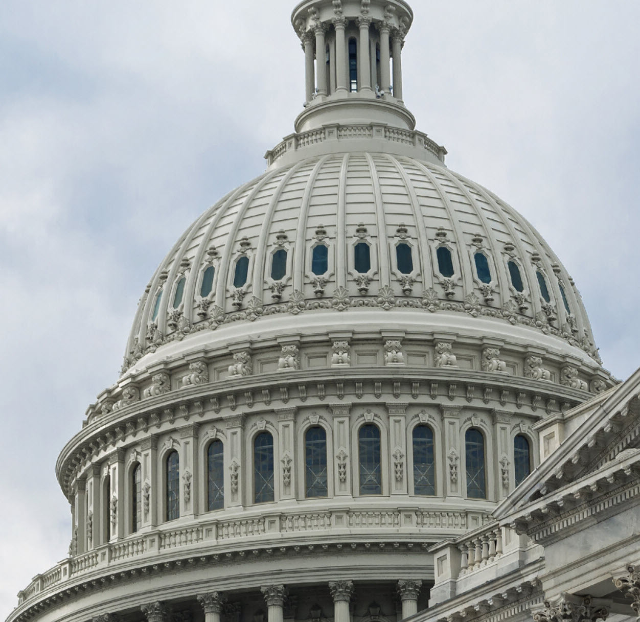 Exterior photo of US Capitol Building dome