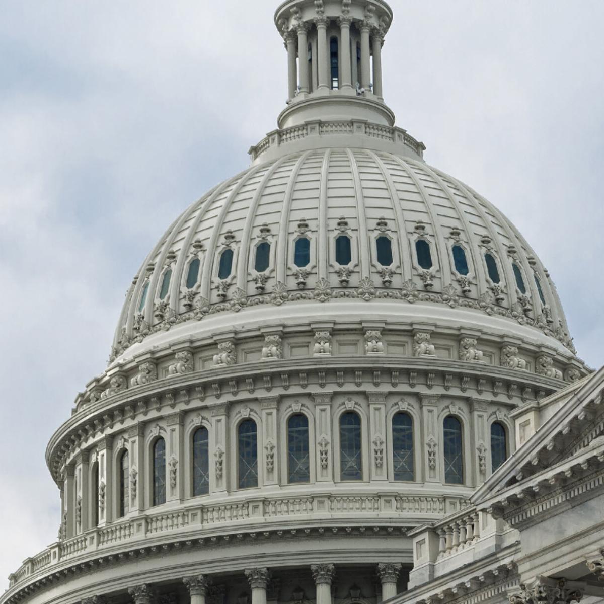 Exterior photo of US Capitol Building dome